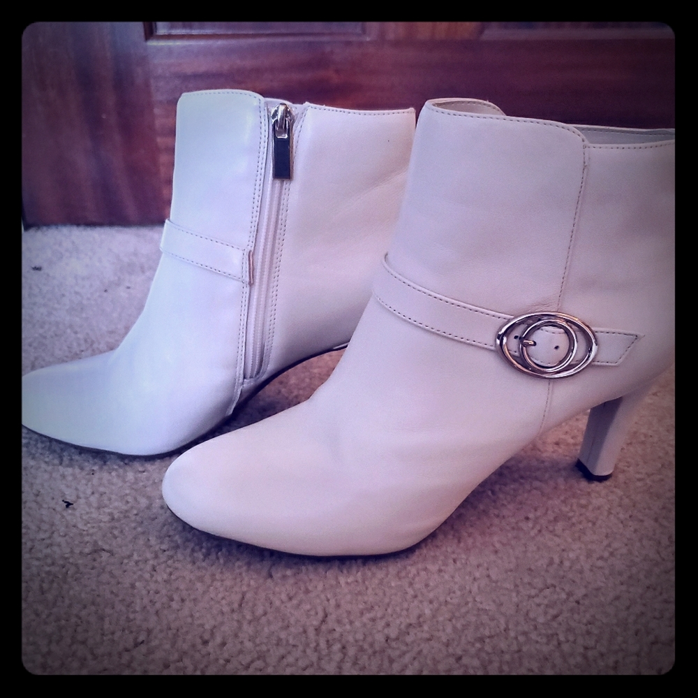 White/cream booties by Bandolino